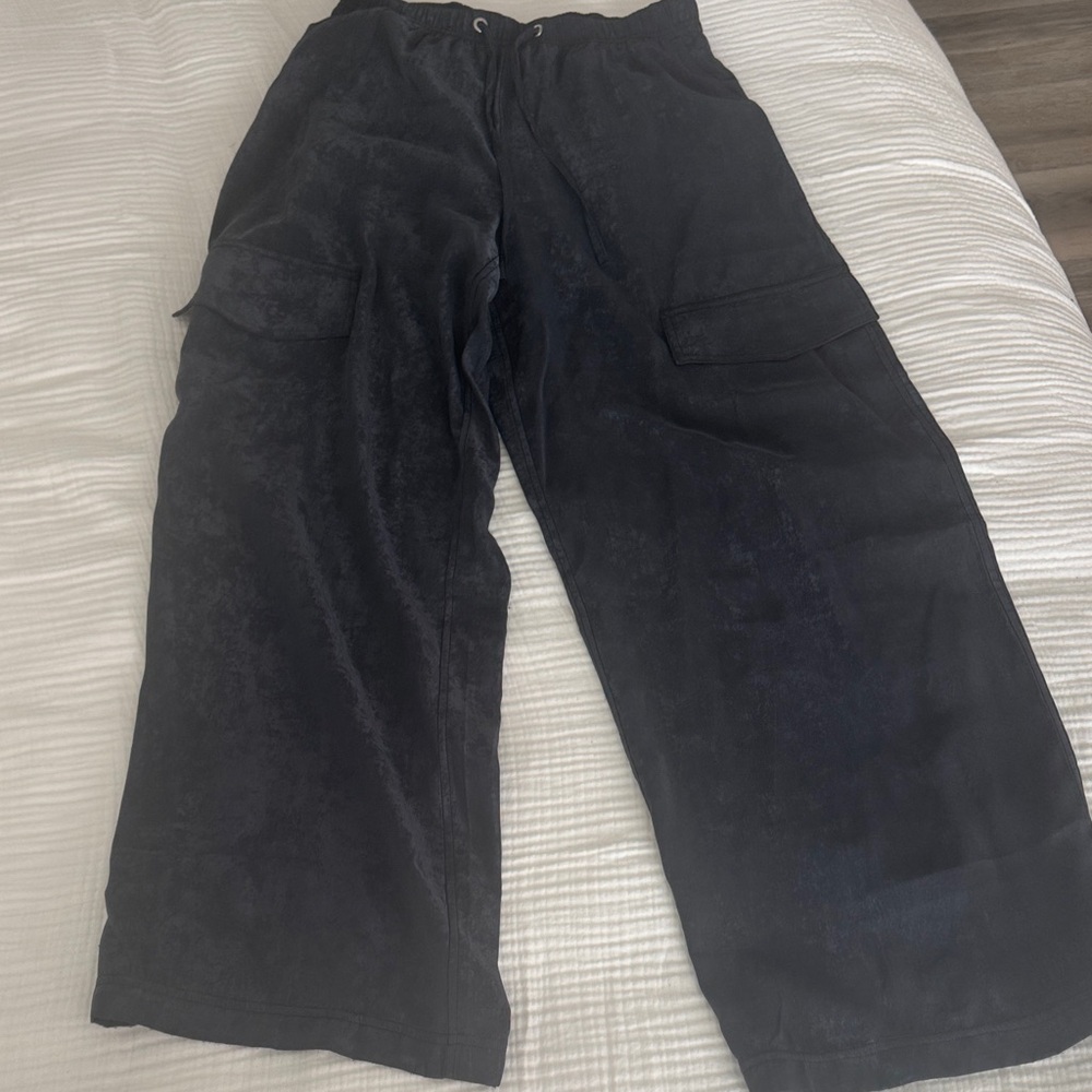 LULULEMON matte satin relaxed mid rise cargo pant